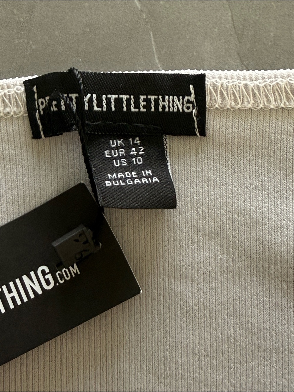 PrettyLittleThing Light Gray Long Sleeve Lace-Up Bodysuit - Picture 4 of 5